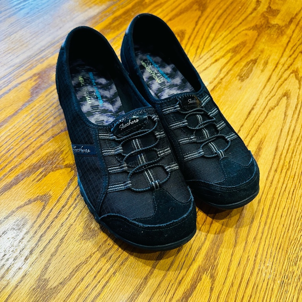 Sketchers Slip On Sneakers